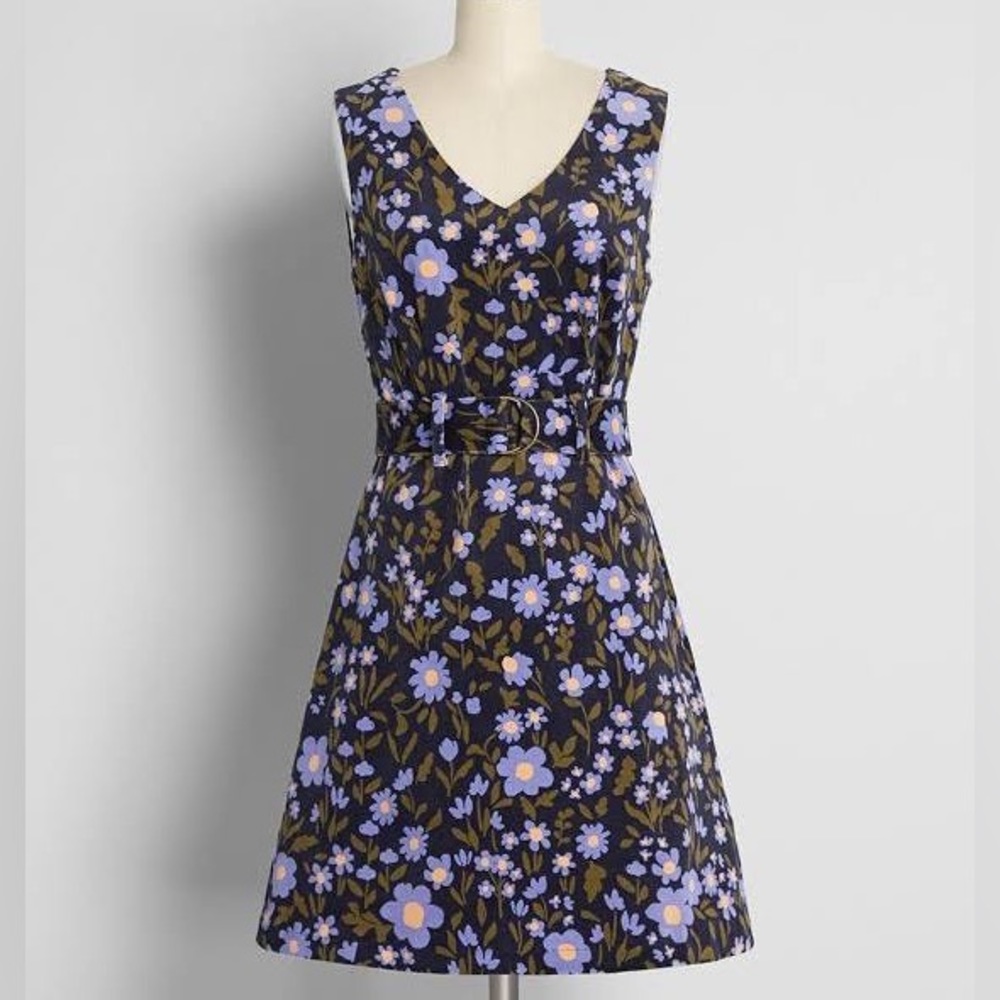 “A Daisy Double Take” Corduroy Jumper (Princess Highway)